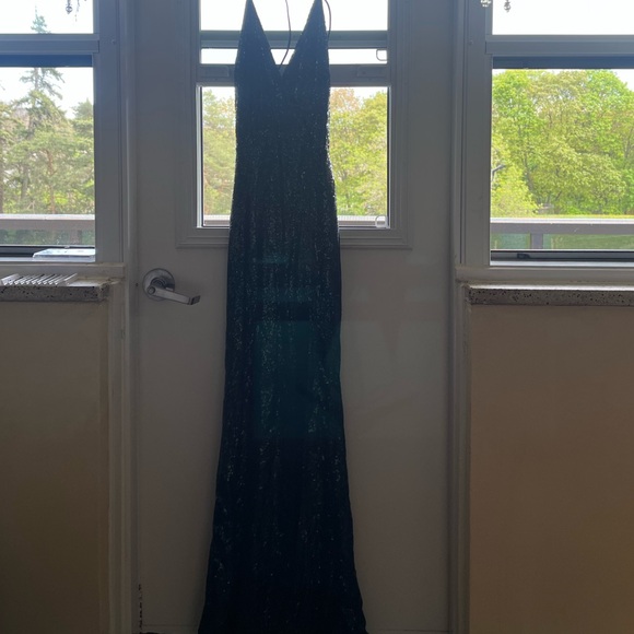 Emerald Green Maxi Wrap Sequin dress with tag still on!! Size: US XS - Picture 6 of 6